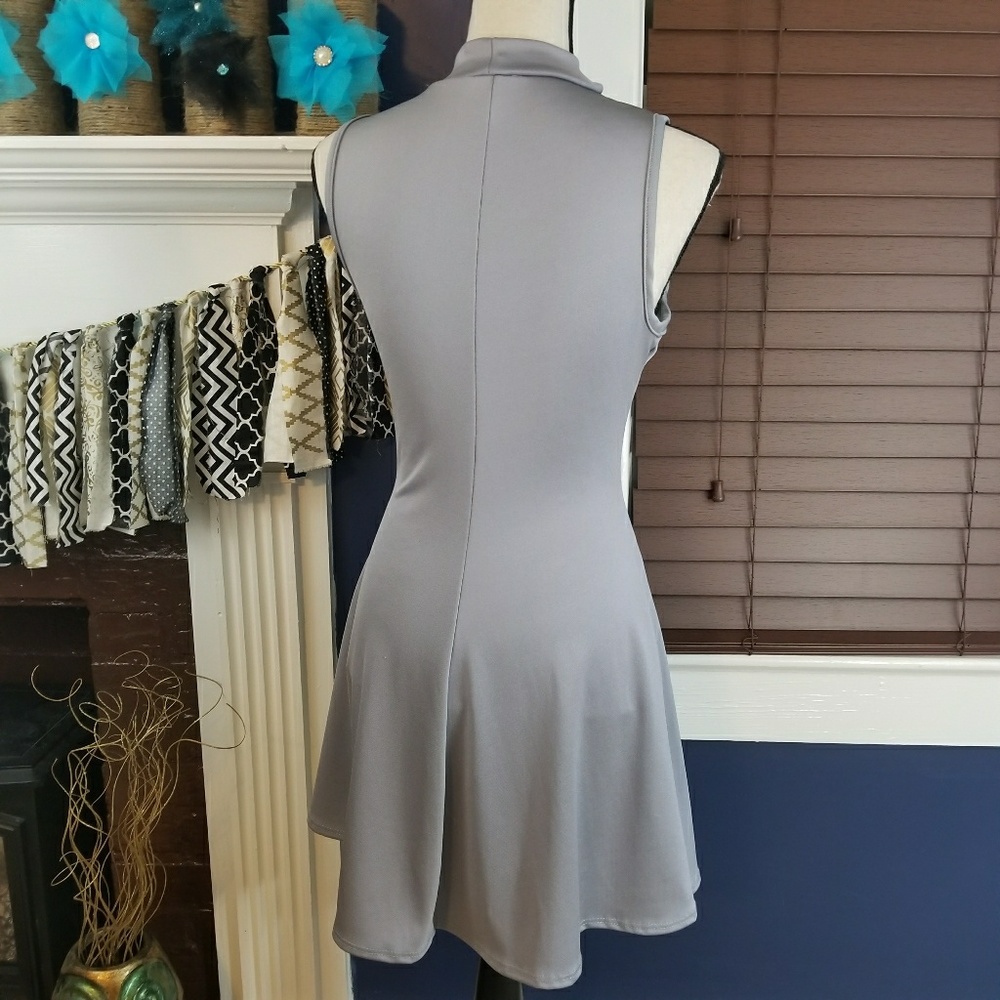 ⬇️FINAL PRICE Stretchy choker neck gray dress - Picture 4 of 5